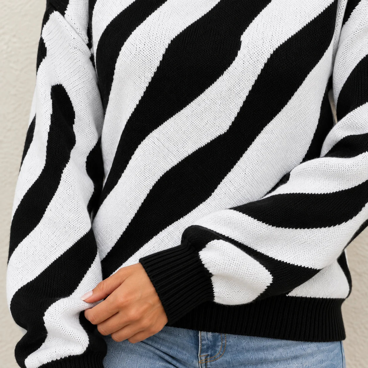Camille Damen Chic Abstract Pullover