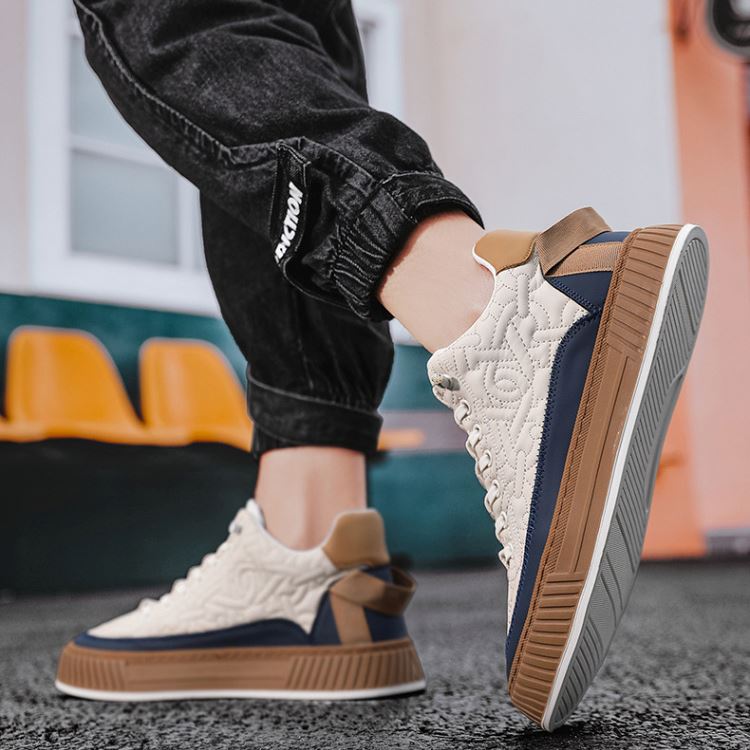 Freizeitschuhe aus Leder - Premiere